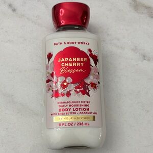 Bath & Body Works Japanese Cherry Blossom Lotion - Red & White